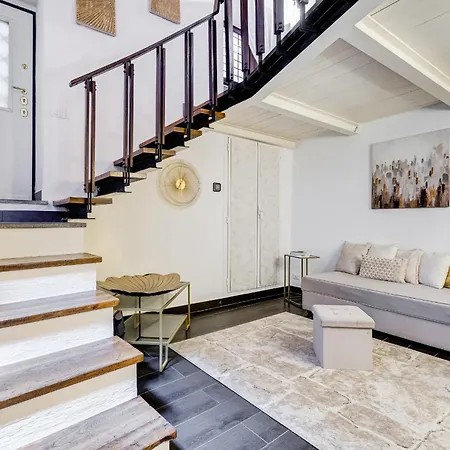 Apartament Trastevere Piazza Trilussa Royal Orchid *