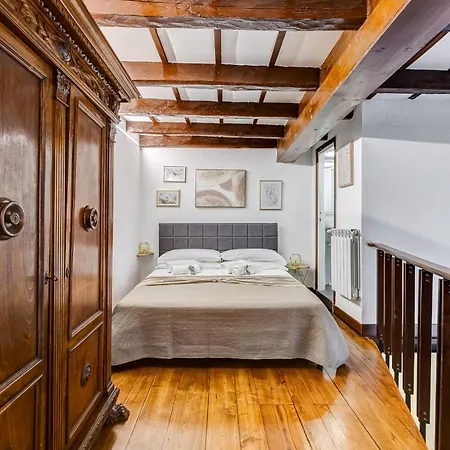 Trastevere Piazza Trilussa Royal Orchid Apartament