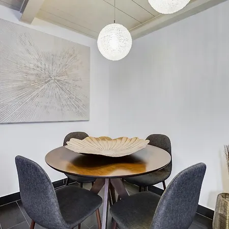 Trastevere Piazza Trilussa Royal Orchid Rzym