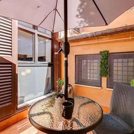 Trastevere Piazza Trilussa Royal Orchid Apartament