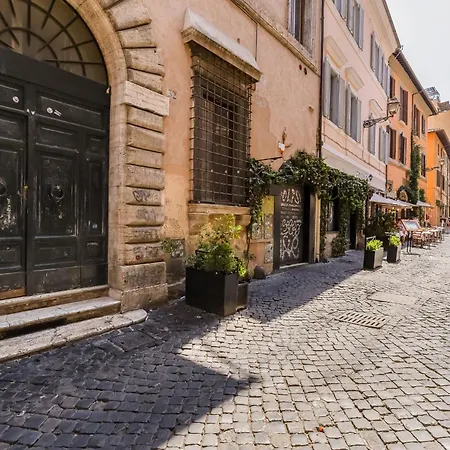 Trastevere Piazza Trilussa Royal Orchid Apartament *