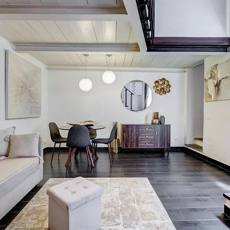 Trastevere Piazza Trilussa Royal Orchid Rzym