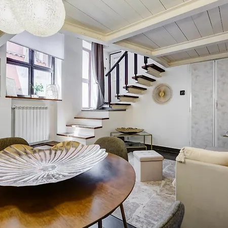 Trastevere Piazza Trilussa Royal Orchid * Rzym