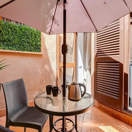 Apartament Trastevere Piazza Trilussa Royal Orchid Rzym