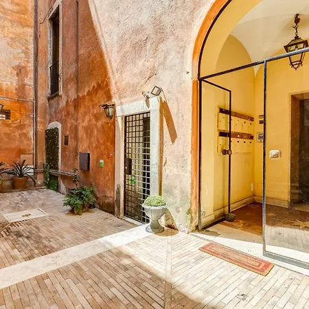 Apartament Trastevere Piazza Trilussa Royal Orchid